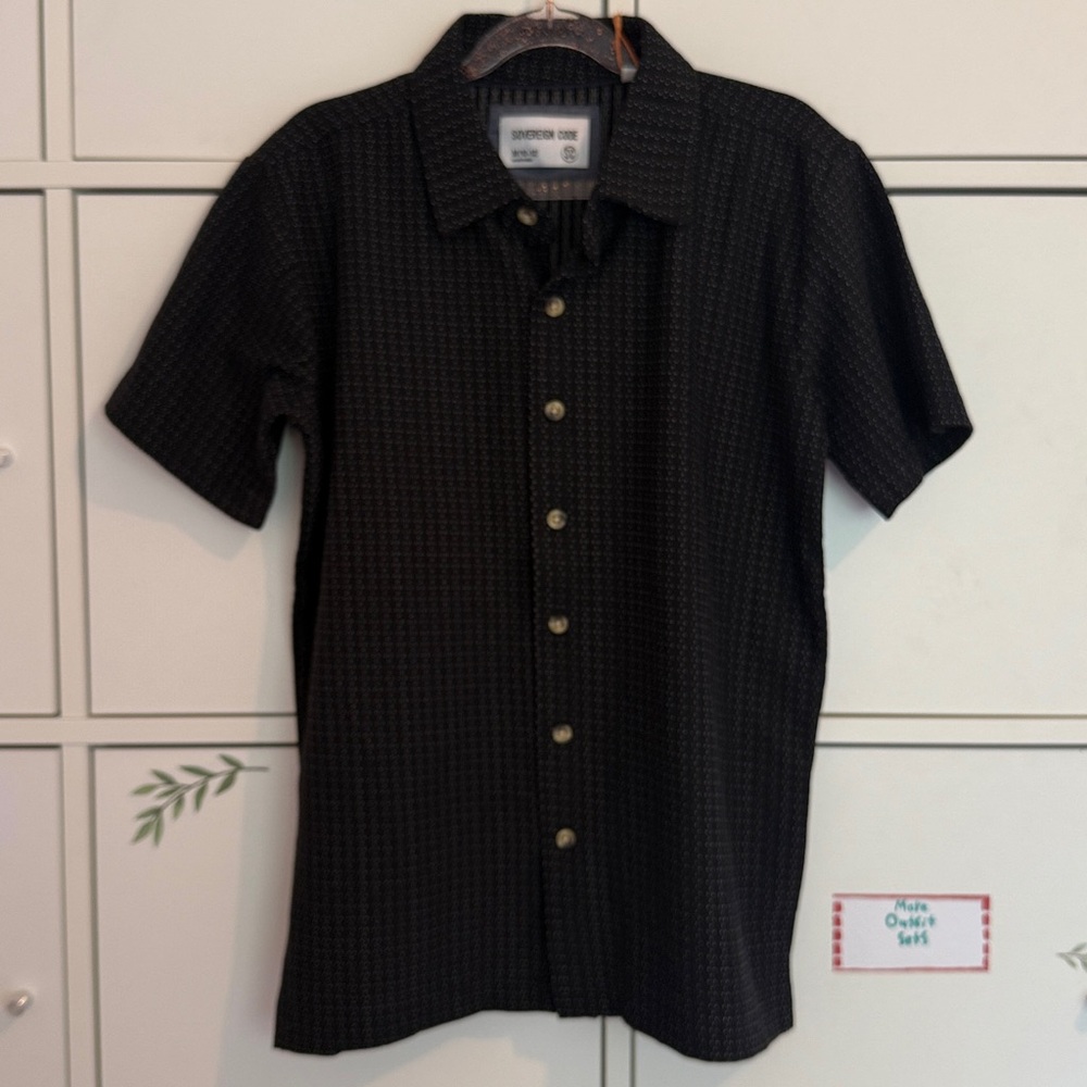NEW NWT Sovereign Code boys black button-up woven top size medium (10-12)